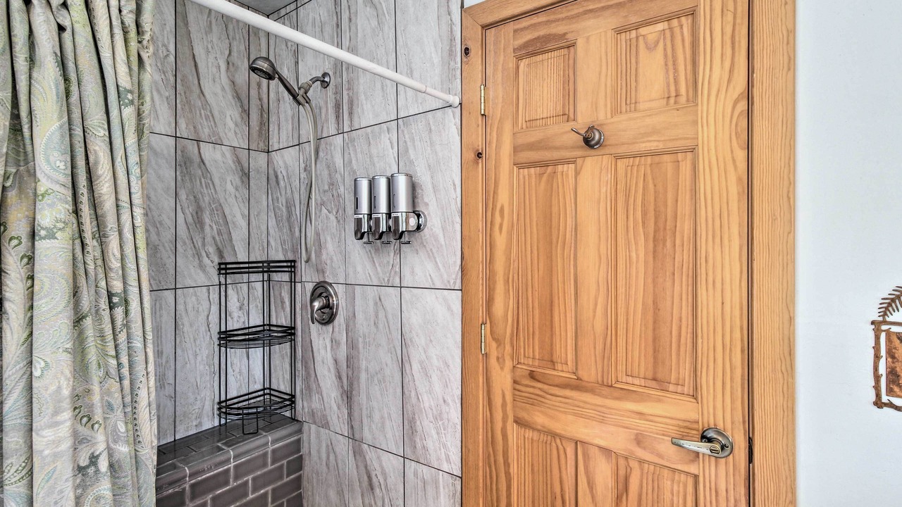 Photo of Bathroom in Linden