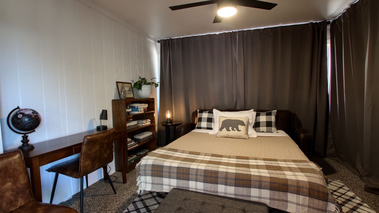 Photo of Bedroom in Coarsegold