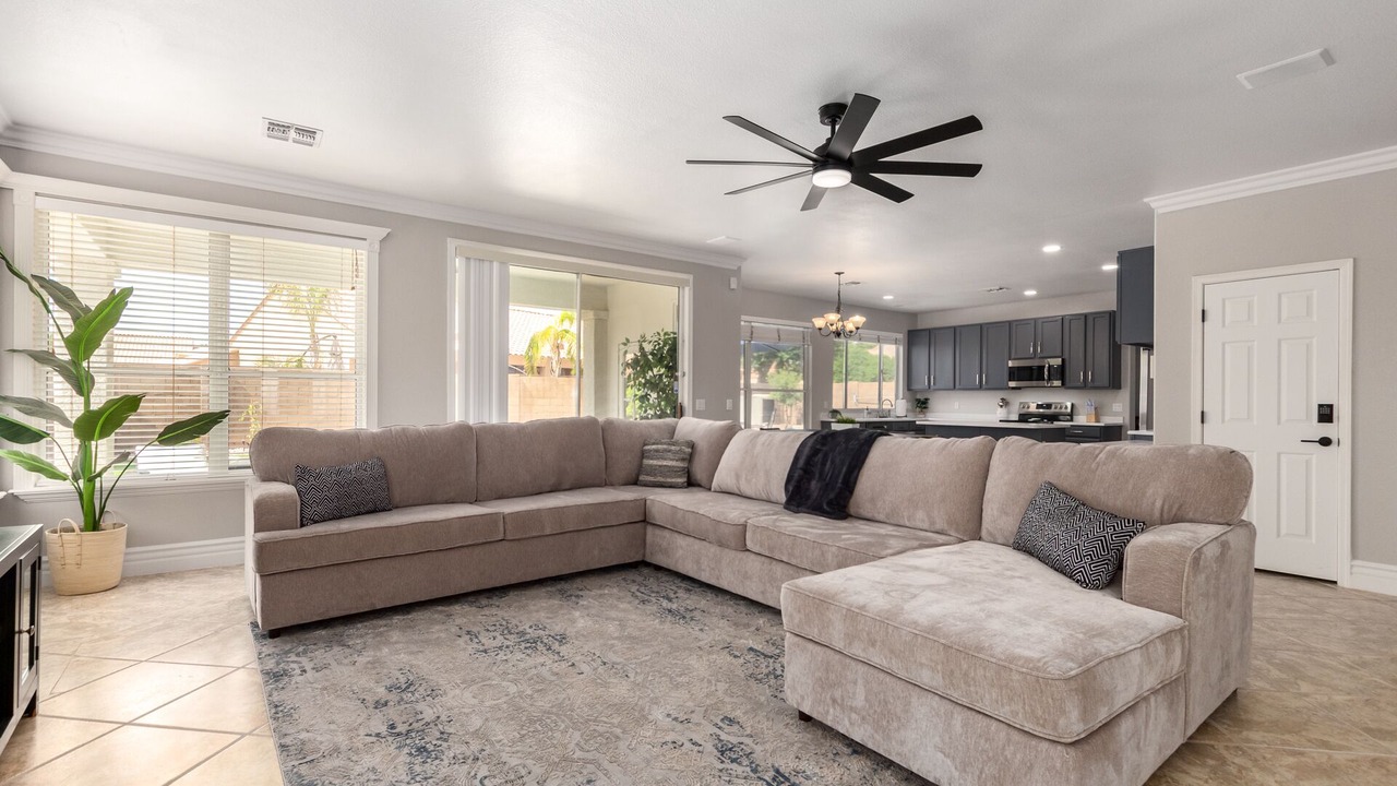 Photo of Livingroom in East Mesa