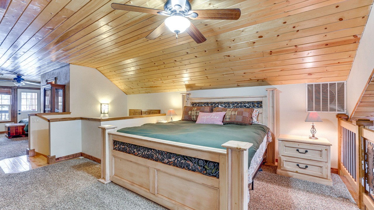 Photo of Bedroom in Garden Valley