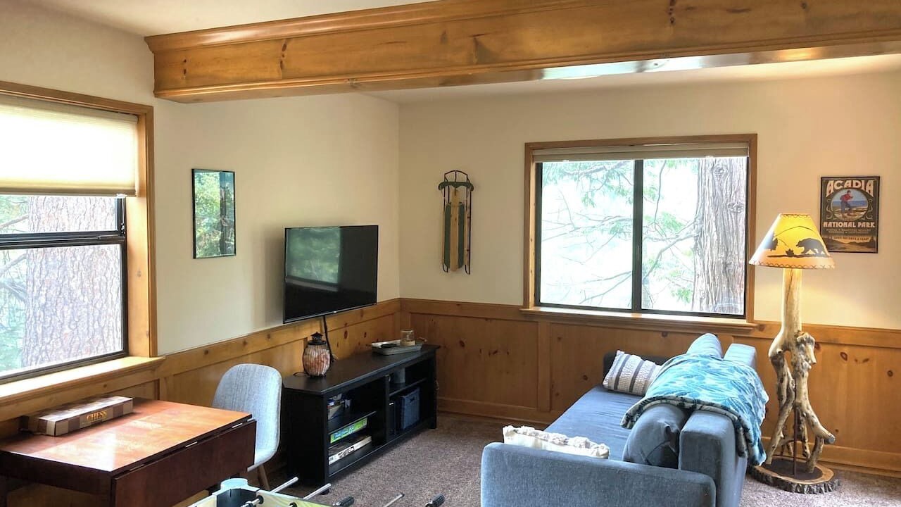 Photo of Bedroom in Lake Arrowhead