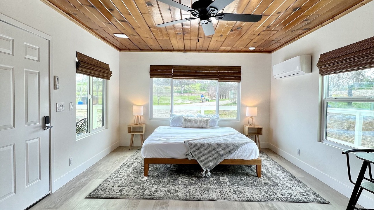 Photo of Bedroom in Raisin