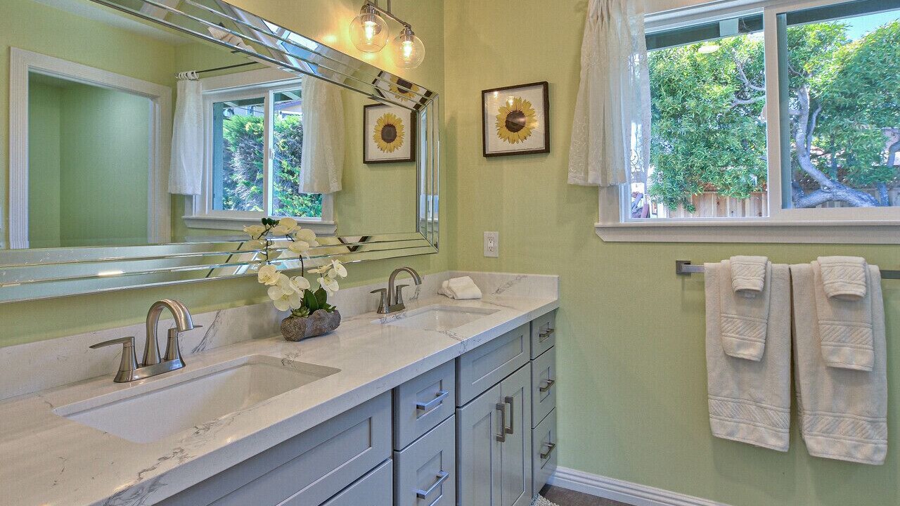 Photo of Bathroom in Mission Fields