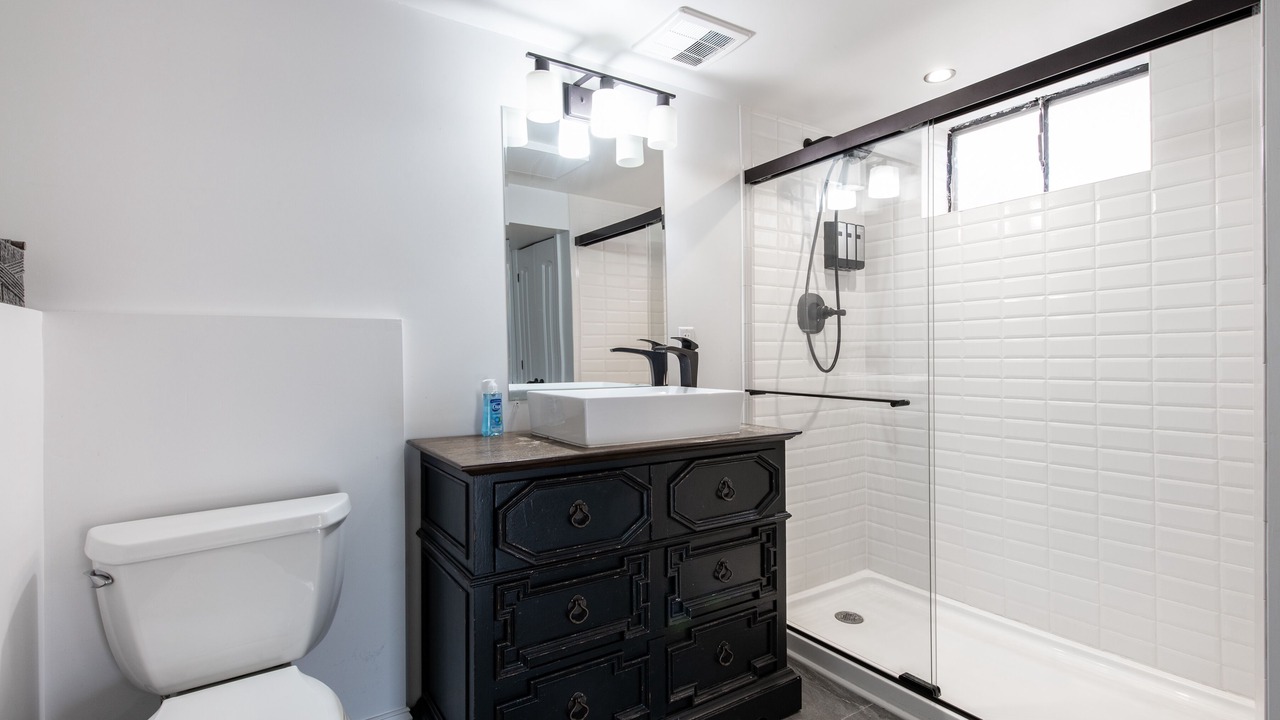 Photo of Bathroom in Iroquois