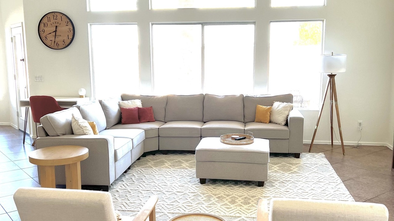 Photo of Livingroom in East Mesa
