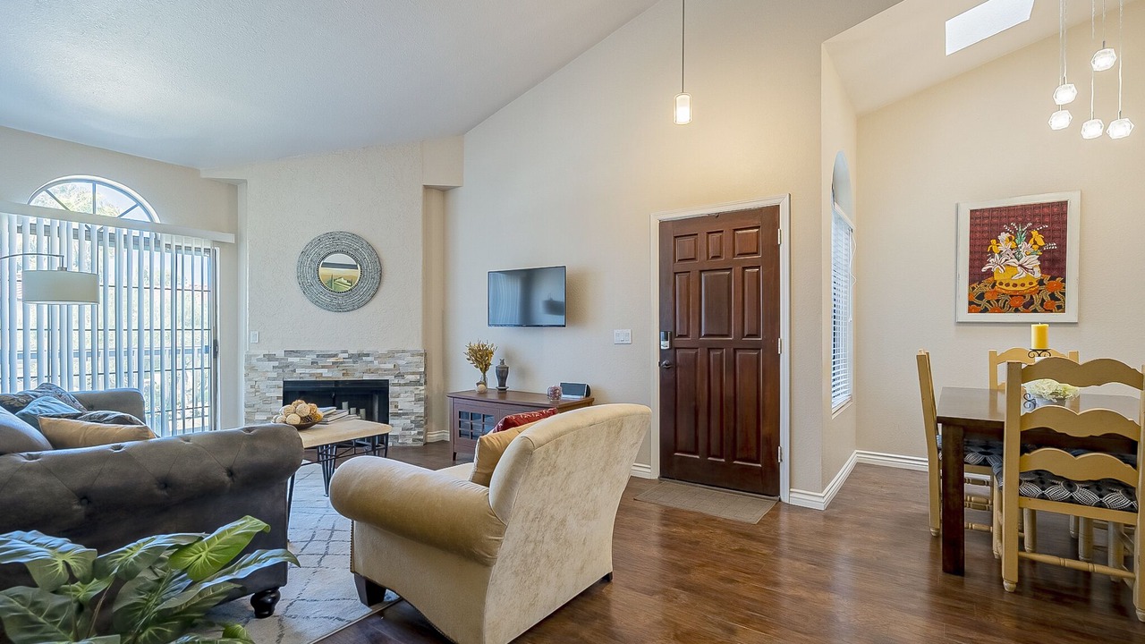 Photo of Livingroom in Central Scottsdale