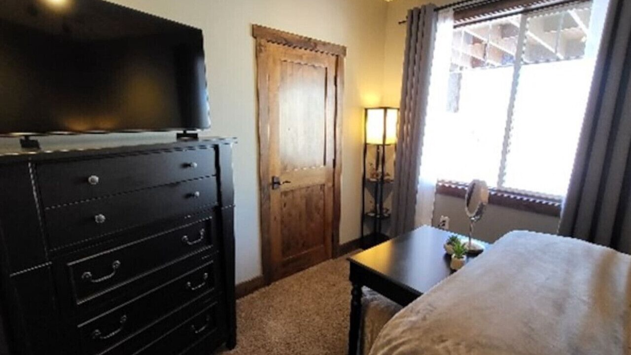 Photo of Bedroom in Colbert