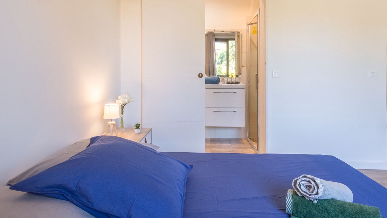 Photo of Bedroom in Serra-di-Ferro