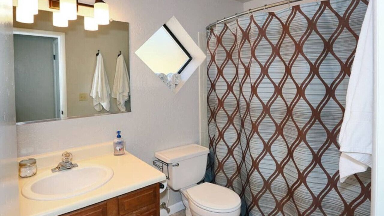 Photo of Bathroom in Beaver