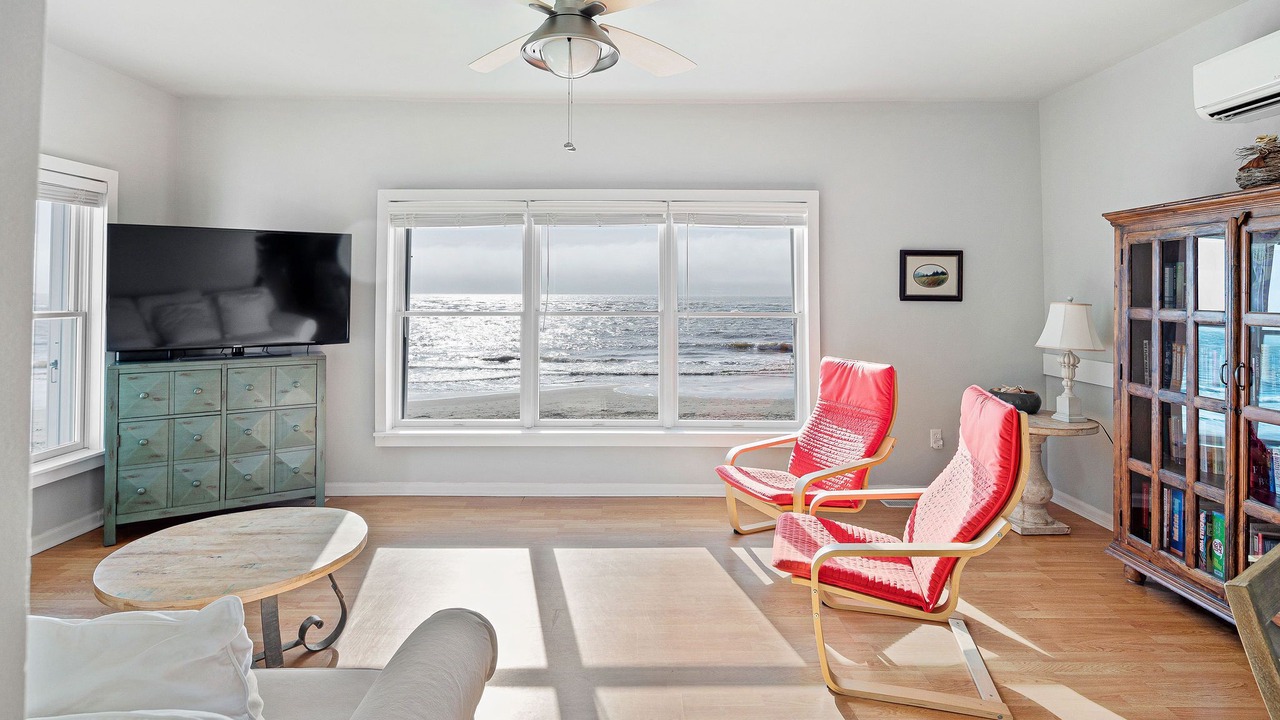 Photo of Livingroom in Sullivan's Island