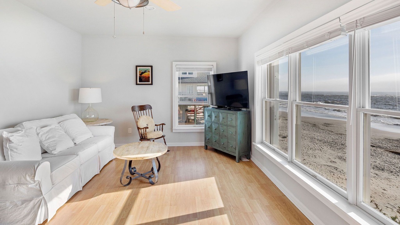 Photo of Livingroom in Sullivan's Island