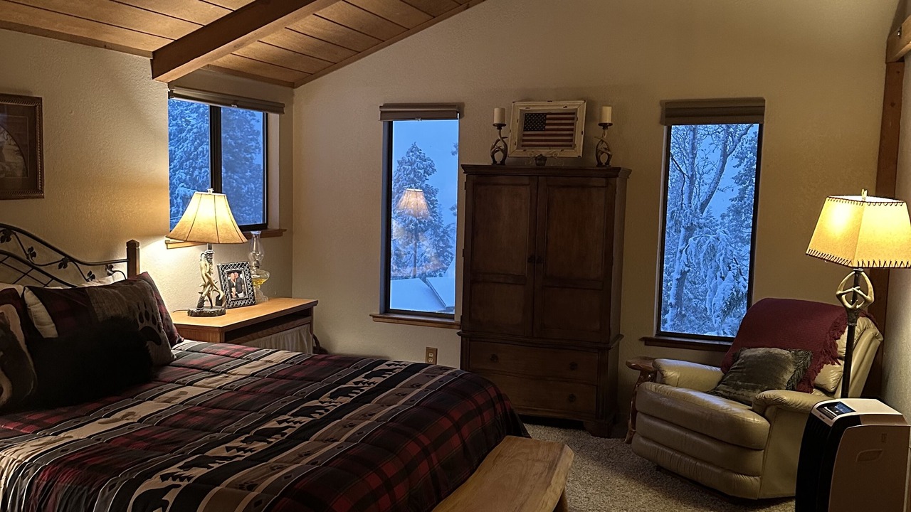 Photo of Bedroom in Shaver Lake