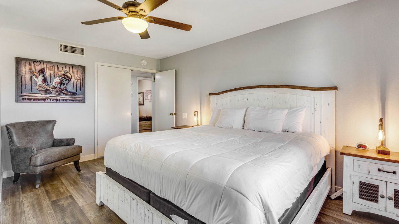 Photo of Bedroom in Alta Mesa Community Association