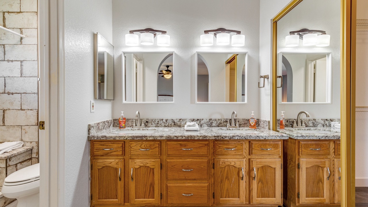 Photo of Bathroom in Alta Mesa Community Association