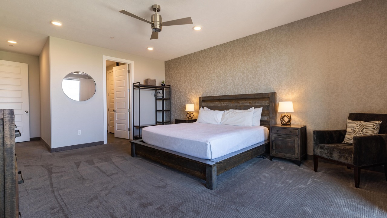 Photo of Bedroom in Hurricane