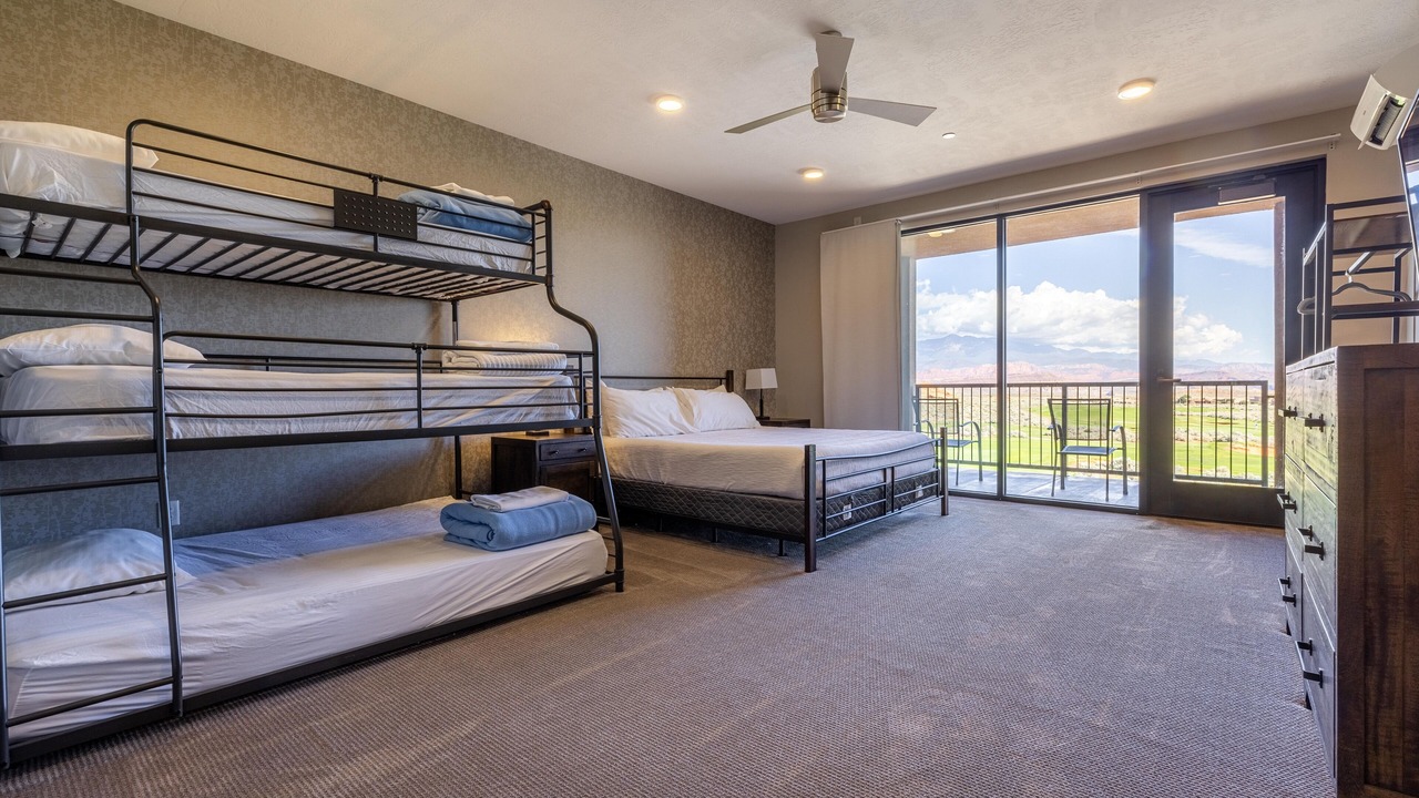 Photo of Bedroom in Hurricane