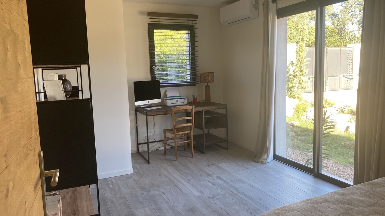 Photo of Bedroom in Lecci