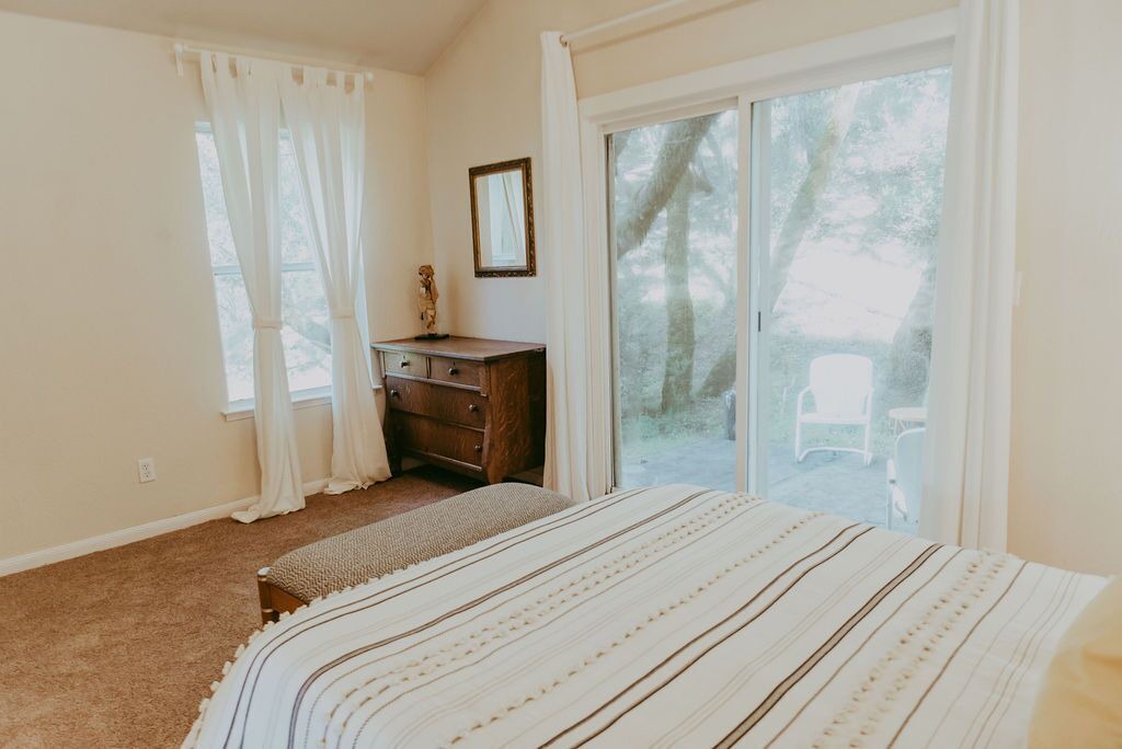 Photo of Bedroom in Cloverdale