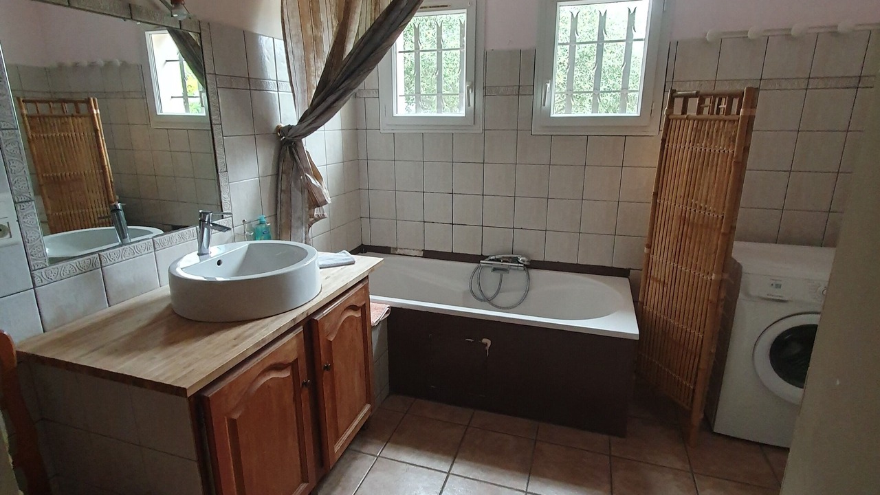 Photo of Bathroom in Ghisonaccia