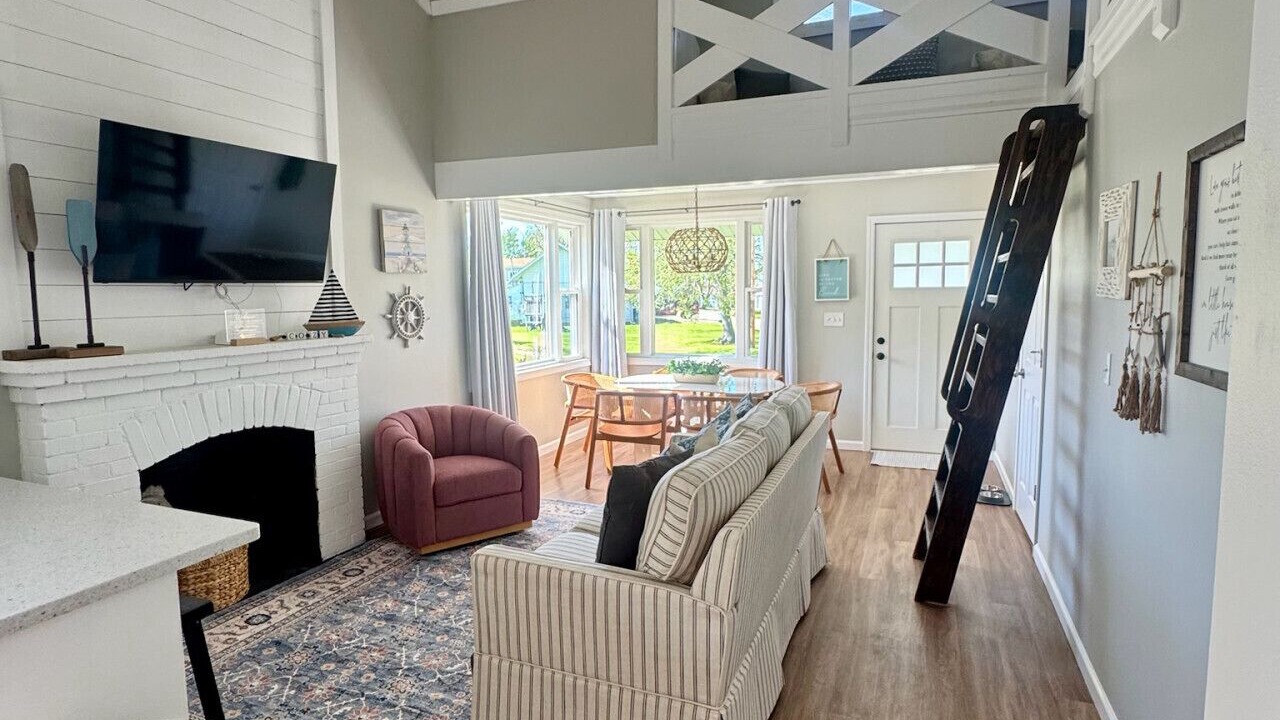 Photo of Livingroom in Huron