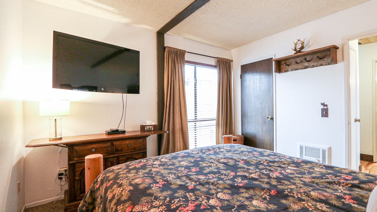Photo of Bedroom in Majestic Pines