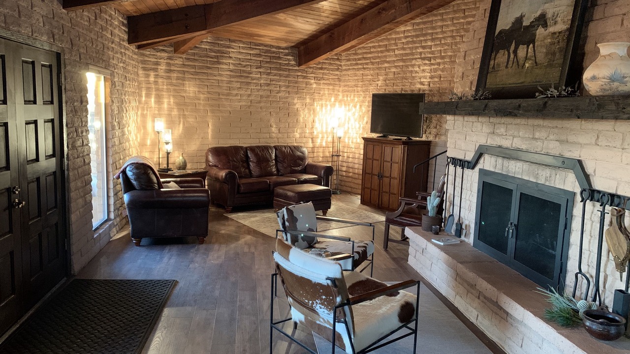 Photo of Livingroom in Wickenburg