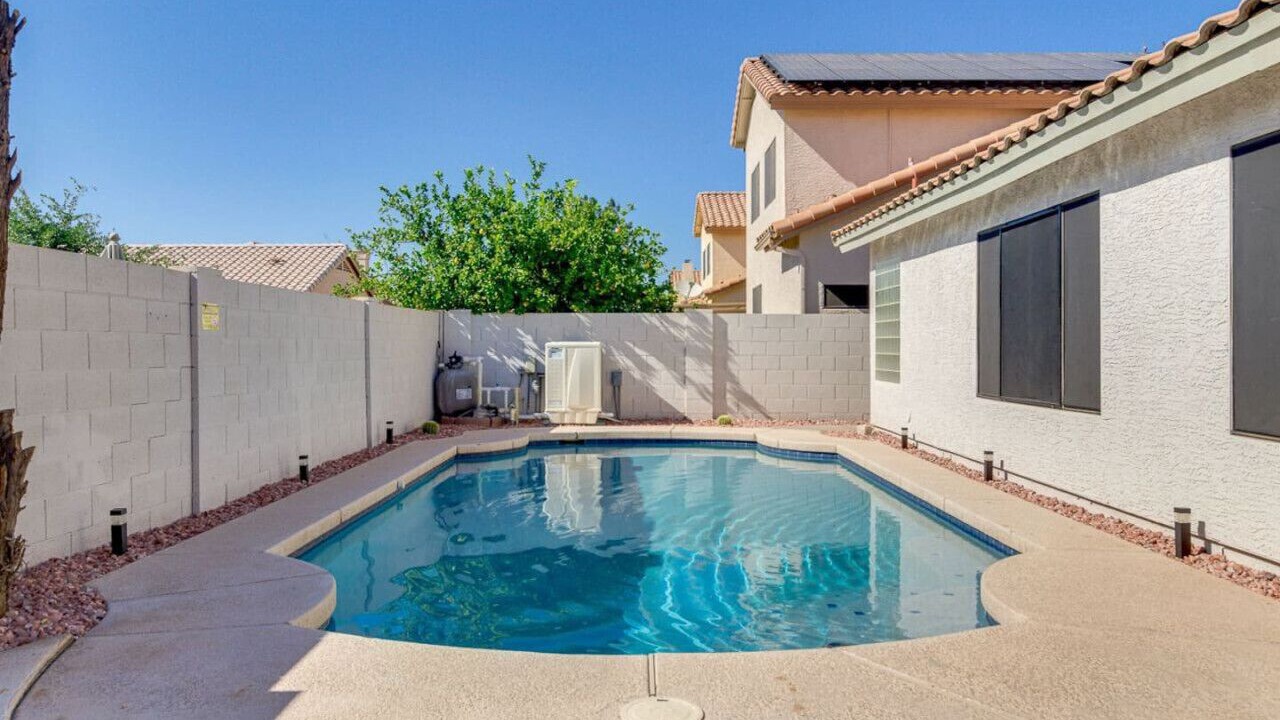 Photo of Outdoor in Garden Lakes Landing