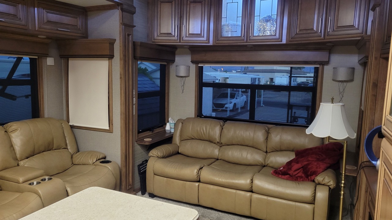 Photo of Livingroom in Green Valley