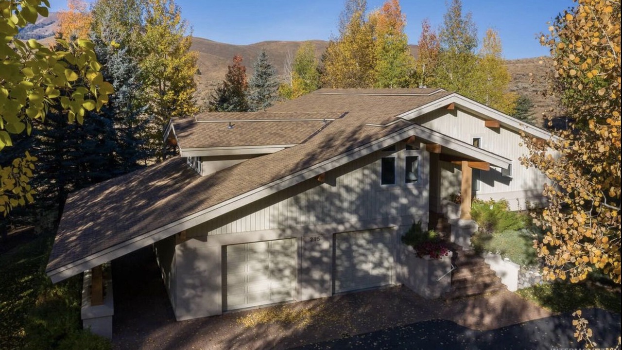 Photo of Outdoor in Elkhorn Village