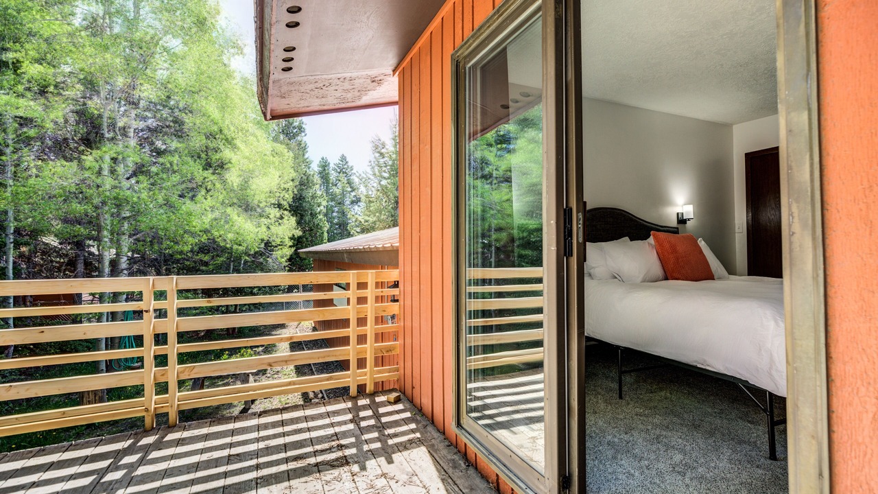 Photo of Bedroom in West Yellowstone