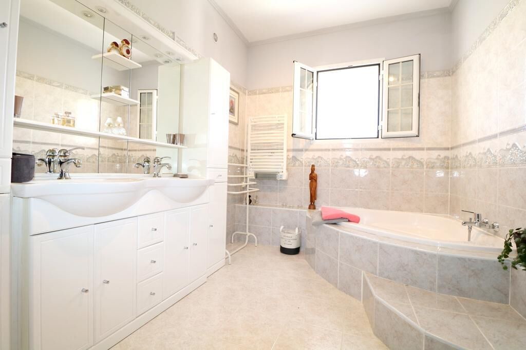 Photo of Bathroom in Oletta