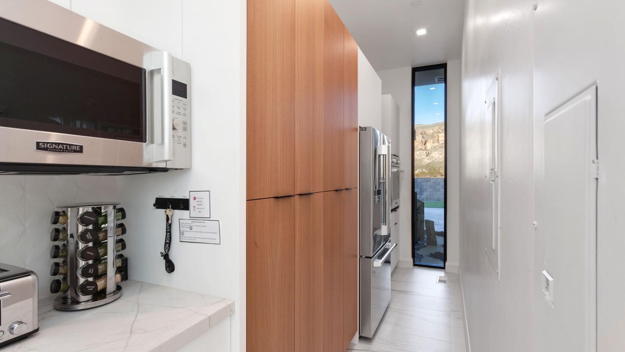 Photo of Kitchen in Hurricane