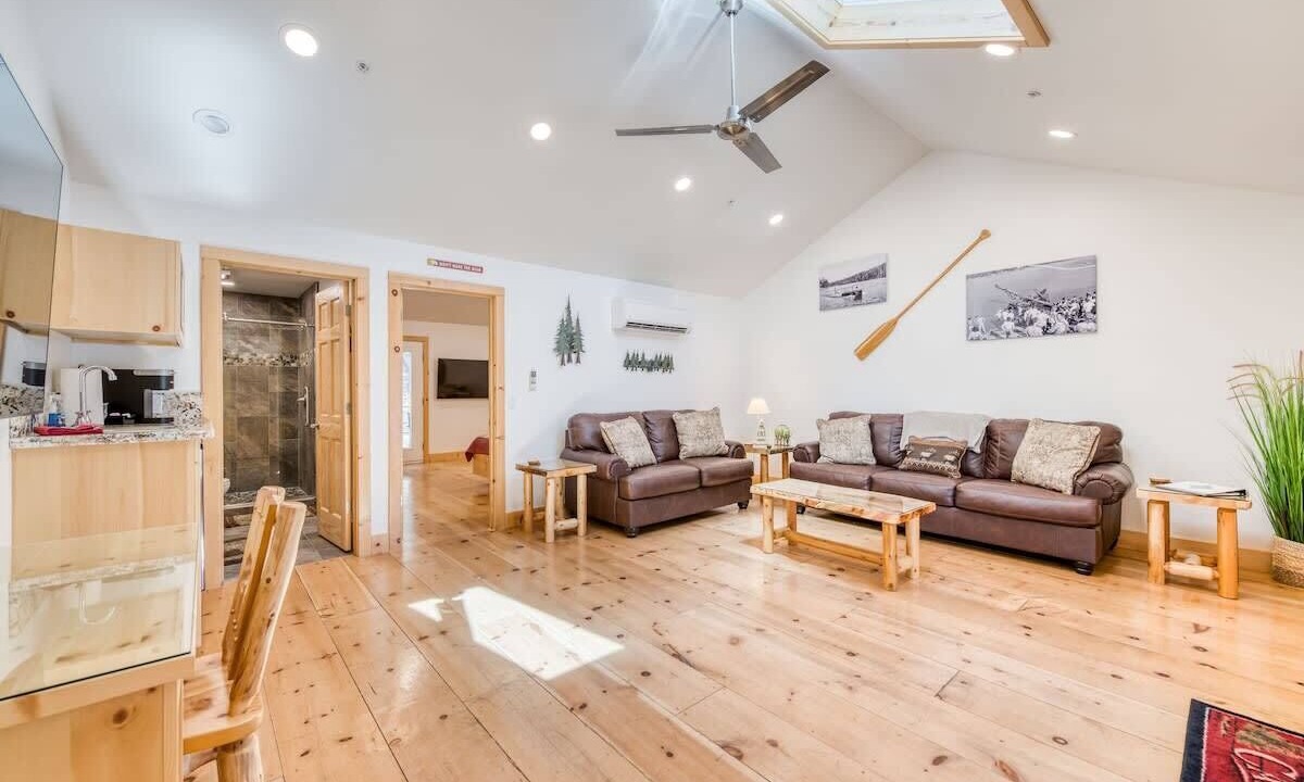 Photo of Livingroom in Bass Lake