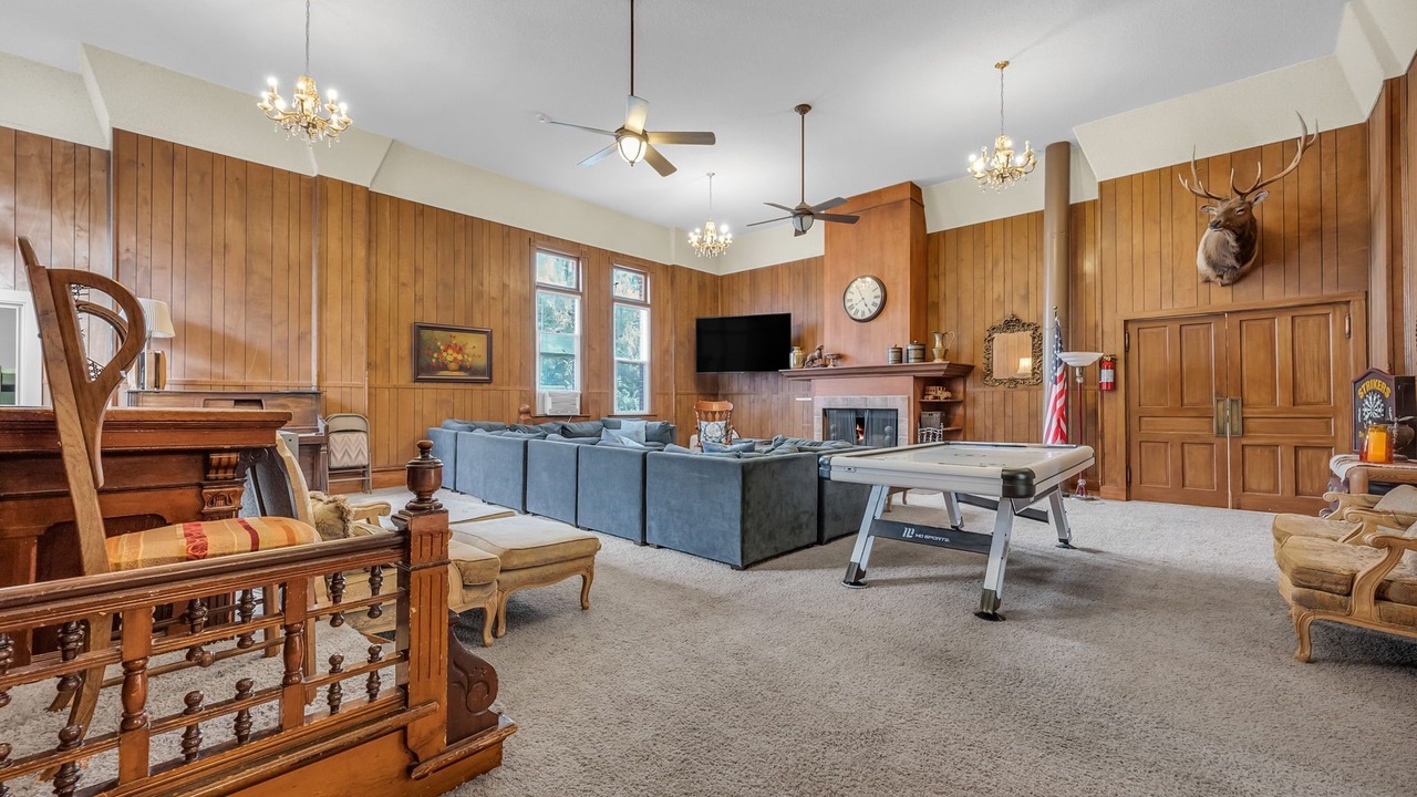 Photo of Livingroom in Junction