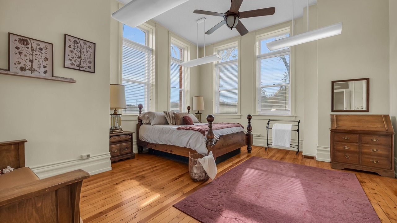 Photo of Bedroom in Junction