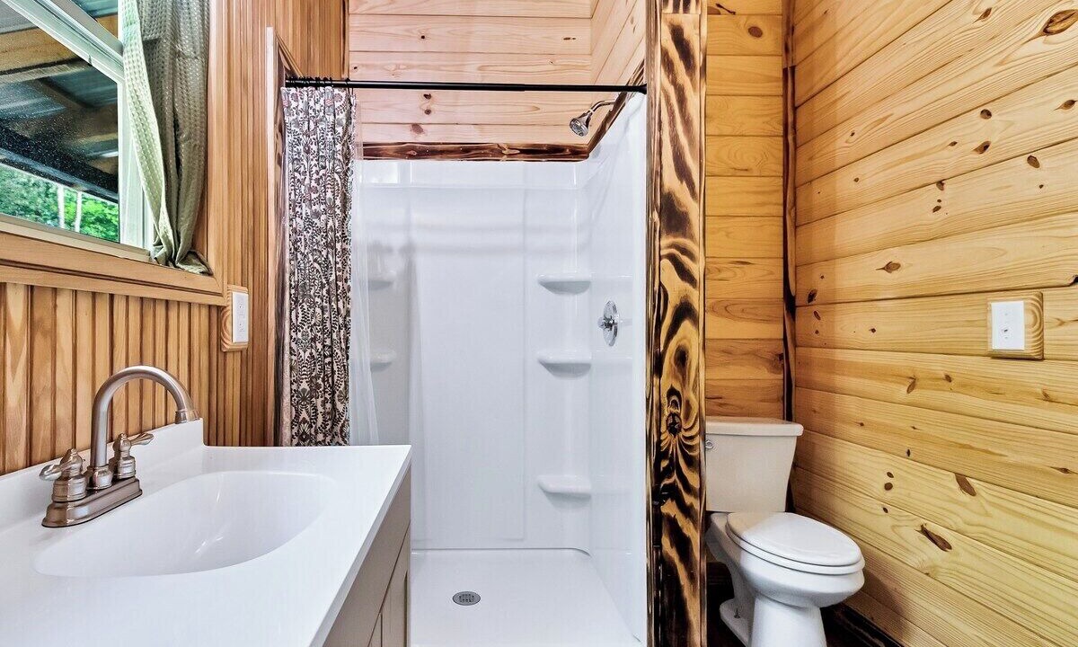 Photo of Bathroom in Frenchburg