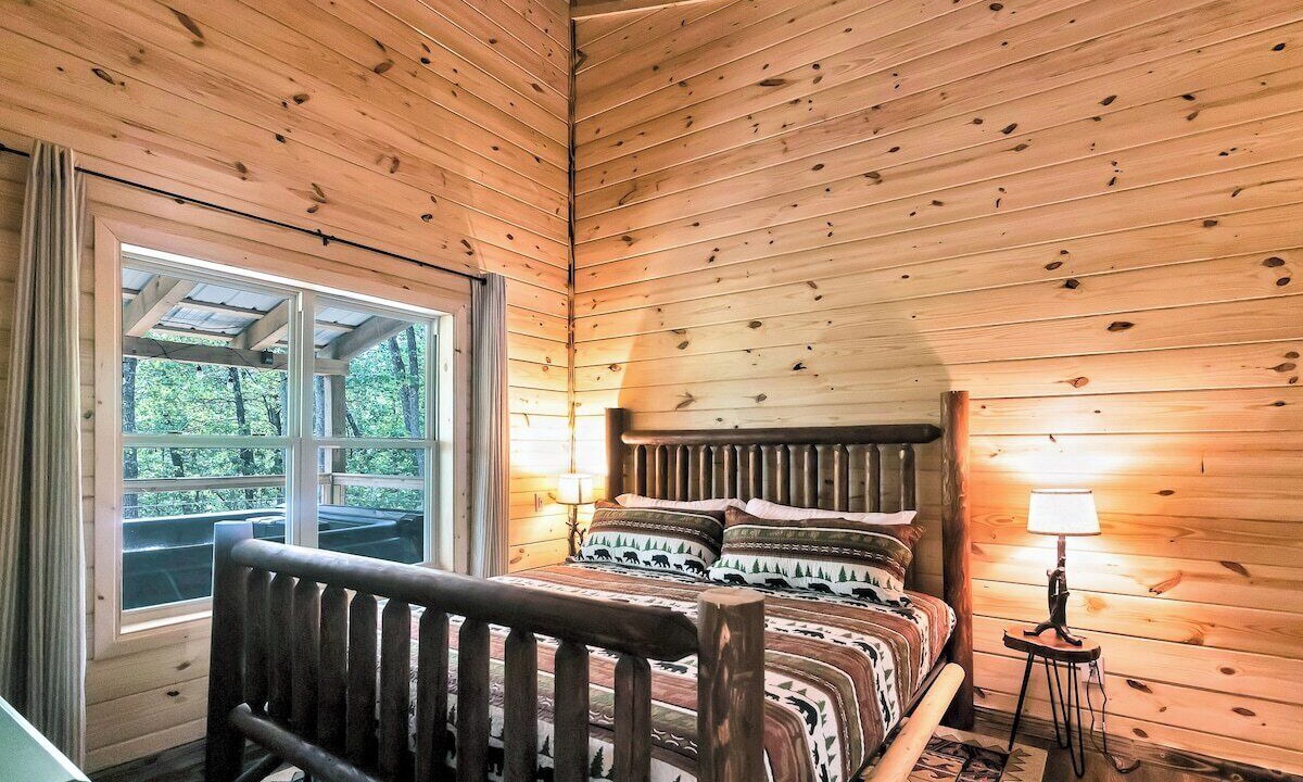 Photo of Bedroom in Frenchburg
