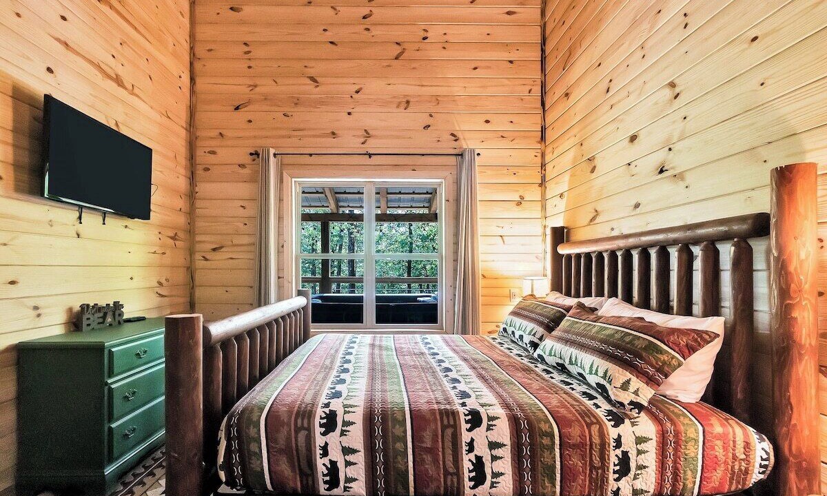 Photo of Bedroom in Frenchburg