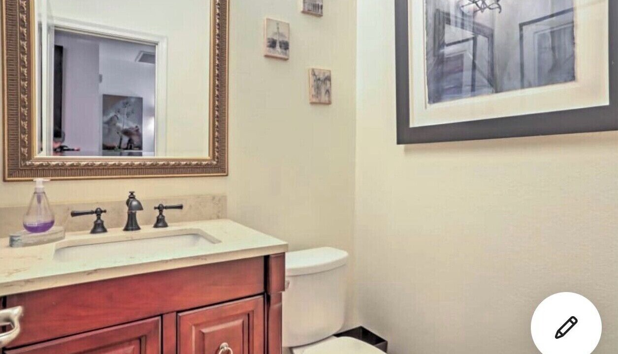 Photo of Bathroom in South Mountain
