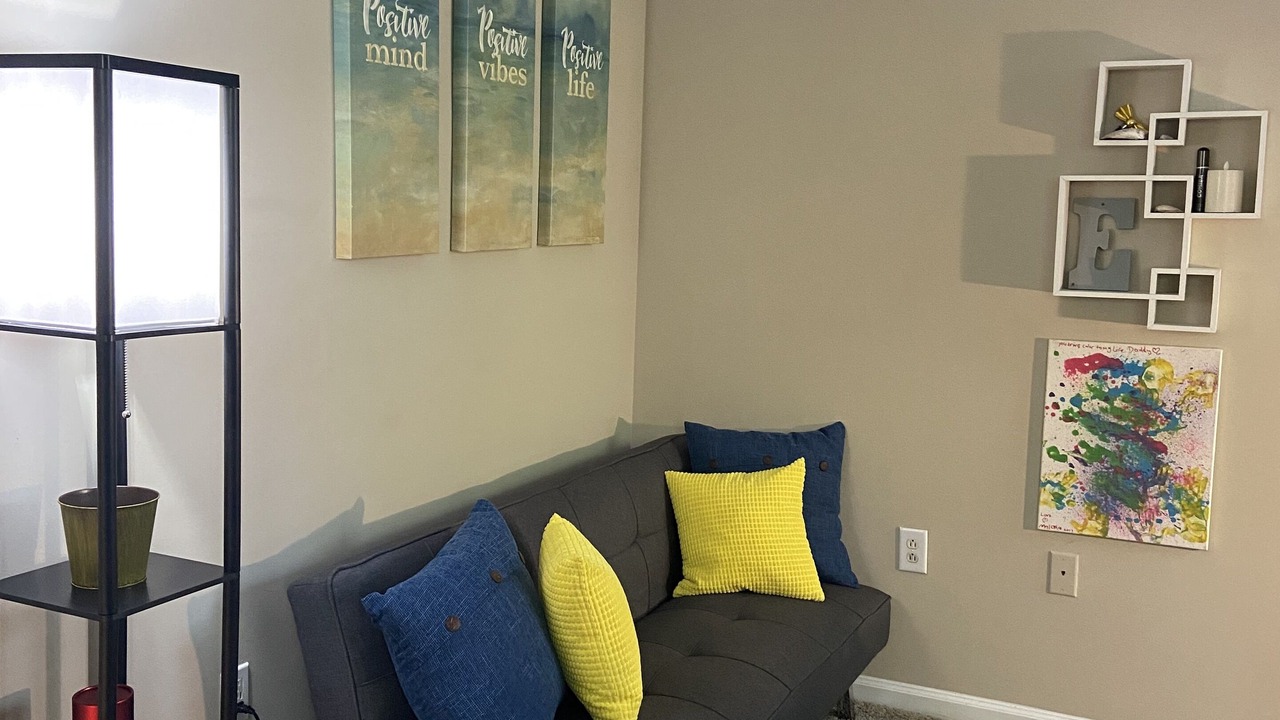 Photo of Livingroom in Northwest Raleigh