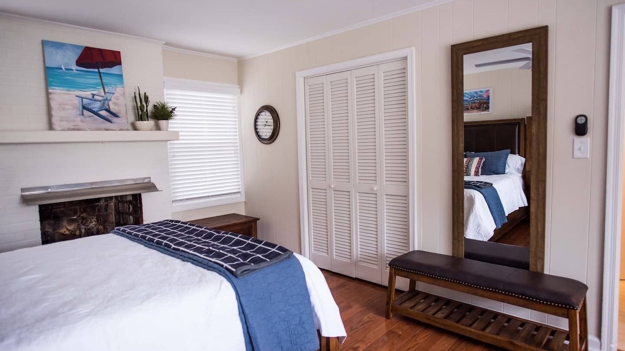 Photo of Bedroom in Chic's Beach