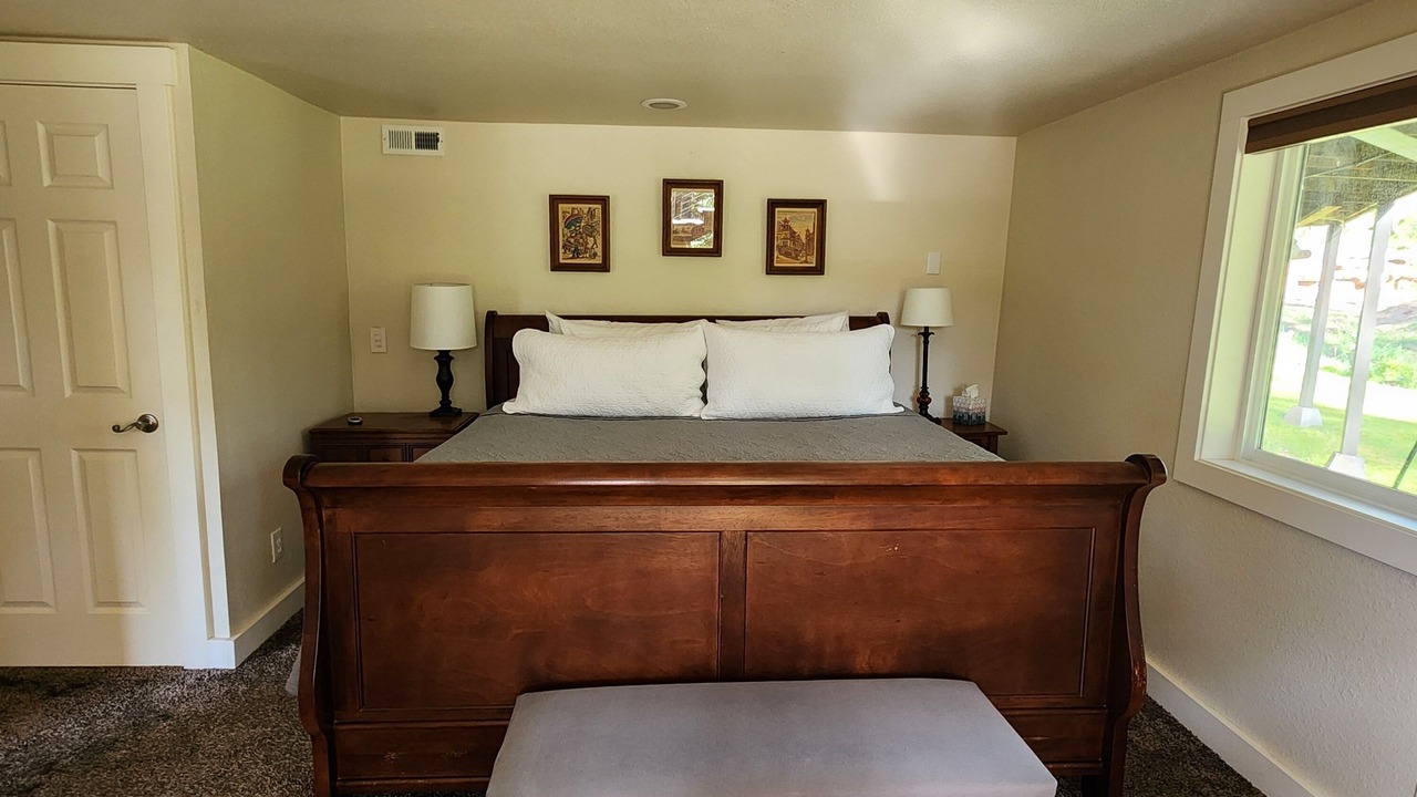 Photo of Bedroom in Colbert