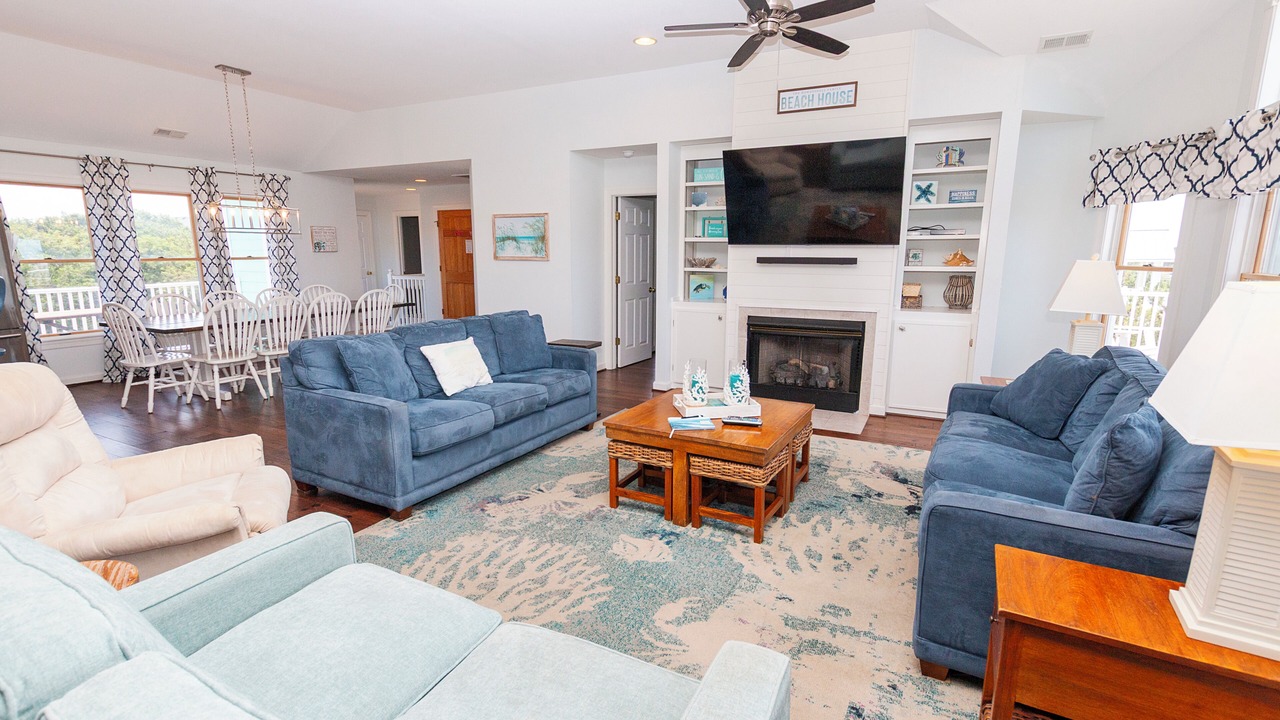 Photo of Livingroom in Whalehead Beach