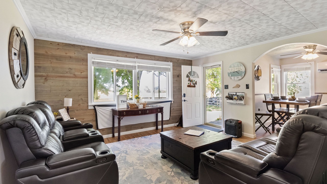 Photo of Livingroom in Horse Cave