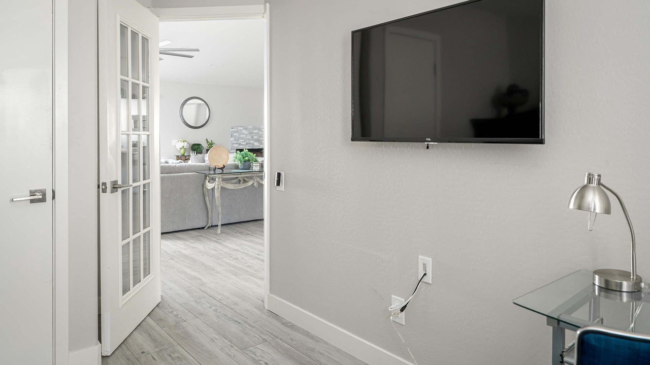 Photo of Bedroom in Alta Mesa Community Association