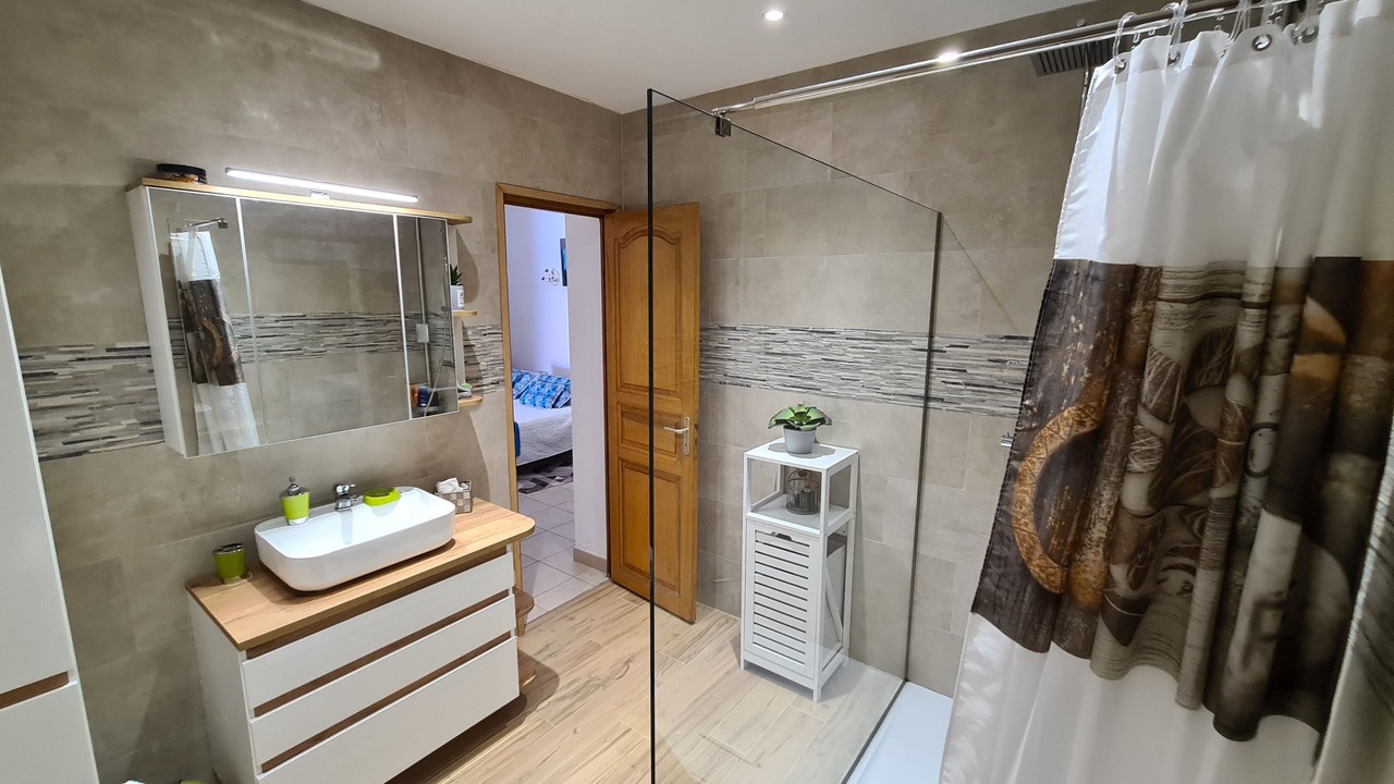 Photo of Bathroom in L'Ile-Rousse