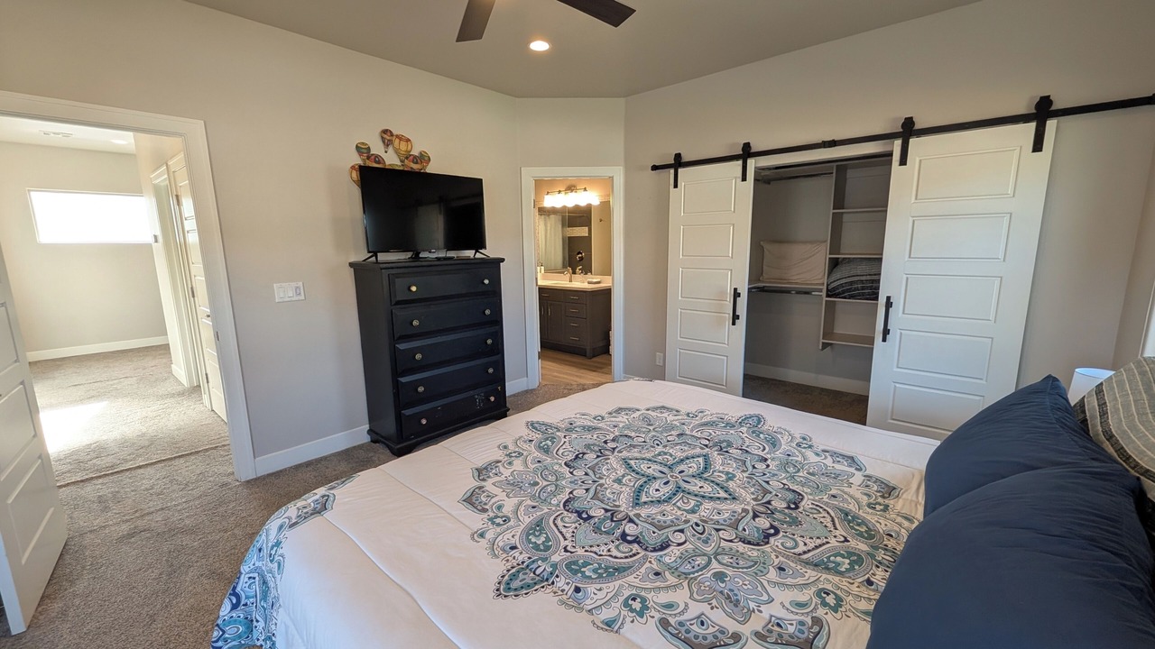 Photo of Bedroom in Hildale
