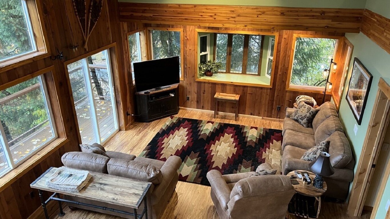 Photo of Livingroom in Sandpoint
