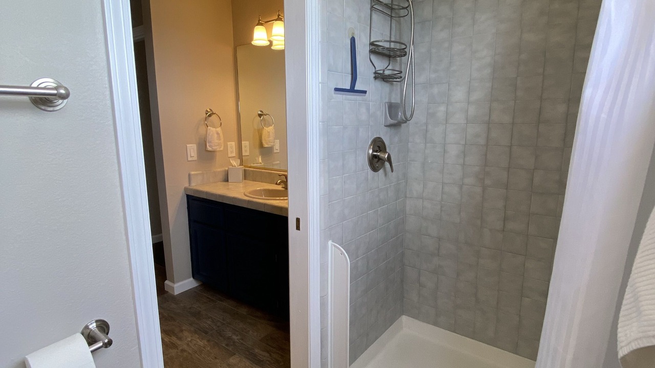 Photo of Bathroom in Kelseyville