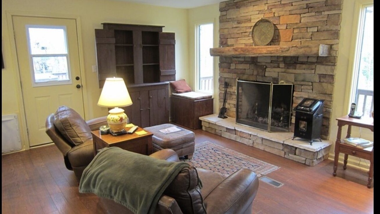 Photo of Livingroom in Hillsboro